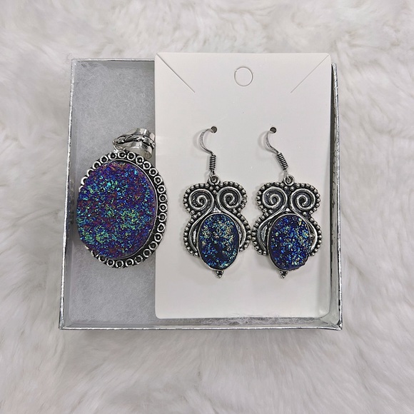 Titanium Druzy 925 Pendant & Earrings Set - Picture 10 of 15